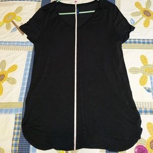 Medium black tunic length T shirt